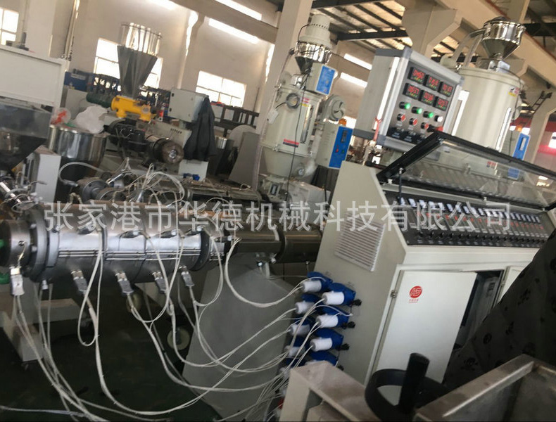 PPR兩層三層復合硅芯塑料管材生產線